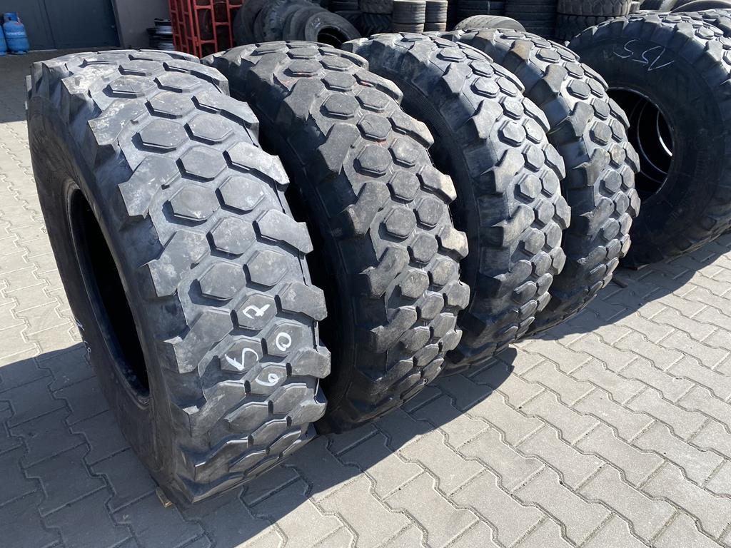 Opona ciężarowa używana naczepowa 385/65R22.5 DUNLOP SP247 / 10-11mm Opony przemysłowe 365/80R20 14.5R20 CONTINENTAL MPT80 / 8-9mm