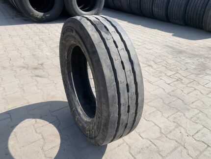  Opona używana ciężarowa do naczepy przyczepy 205/65R17.5 MICHELIN X MULTI T2 / 10mm