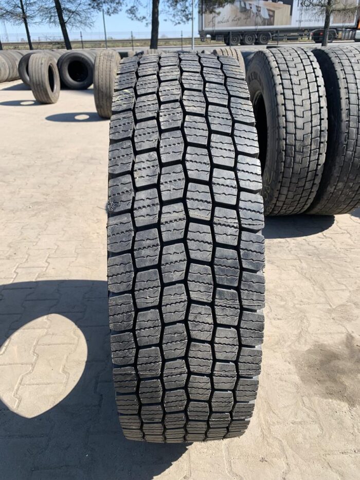 Opona używana ciężarowa napęd 295/80R22.5 MICHELIN XDN2 GRIP / 21-22mm