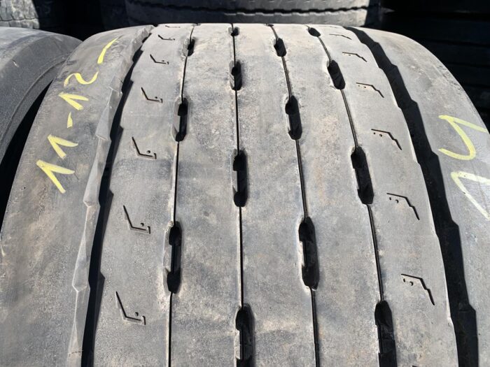 Opony używane ciężarowe do naczepy mega 445/45R19.5 MICHELIN X MULTI T HL / 10-12mm