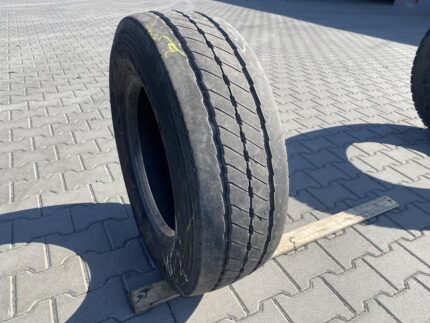  Opona ciężarowa używana prowadząca 245/70R17.5 GOODYEAR KMAX S / 6-7mm