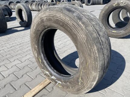 Opona ciężarowa używana prowadząca 245/70R17.5 GOODYEAR KMAX S / 6-7mm