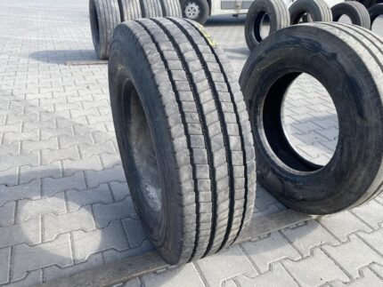  Opona używana ciężarowa prowadząca 235/75R17.5 MICHELIN XZE2 / 11-12mm