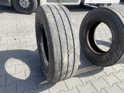  Opona ciężarowa używana naczepowa 235/75R17.5 BRIDGESTONE R-TRAILER 001 / 5-6mm