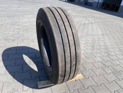  Opona ciężarowa używana naczepowa 245/70R19.5 DUNLOP SP246 / 8-9mm