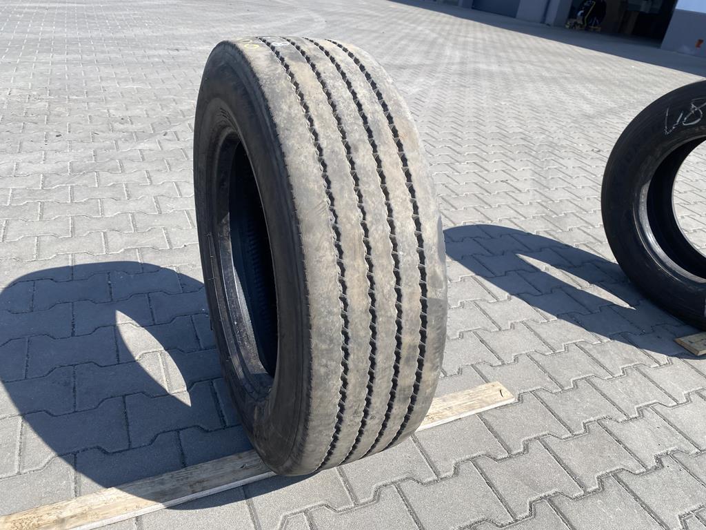 Opona ciężarowa używana naczepowa 265/70R19.5 BFGOODRICH ROUTE CONTROL T / 8mm Opona ciężarowa używana naczepowa 245/70R19.5 SEMPERIT RUNNER T2 / 8-9mm