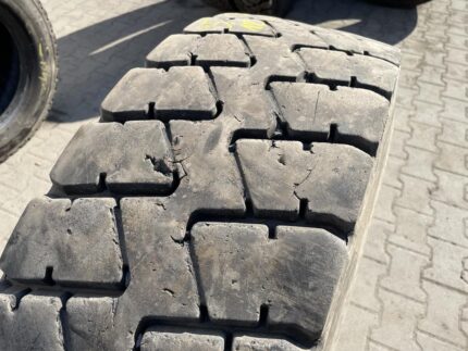 Opona używana ciężarowa napędowa budowlana 315/80R22.5 BIEŻNIKOWANA TYP CONTINENTAL HDC1 / 12-13mm