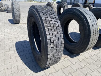  Opona ciężarowa używana napędowa 295/80R22.5 BIEŻNIKOWANA TYP KOSTKA / 15mm