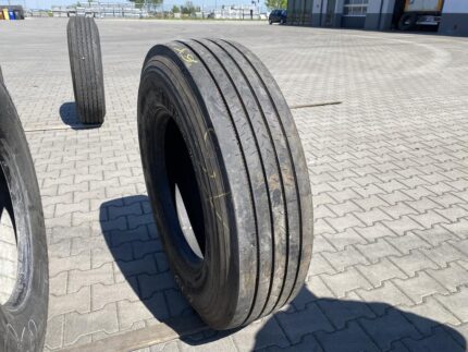  Opona ciężarowa używana prowadząca 295/80R22.5 DUNLOP SP352 / 11-12mm