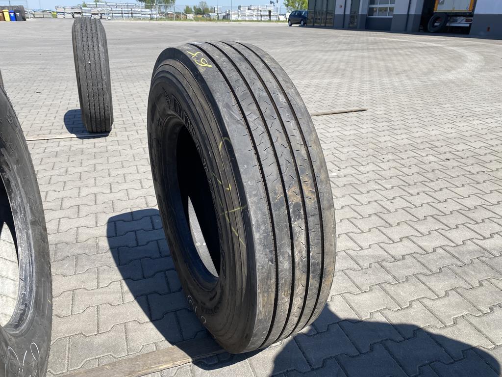Opona ciężarowa używana prowadząca 295/80R22.5 DUNLOP SP352 / 11-12mm Opona ciężarowa używana prowadząca 295/80R22.5 DUNLOP SP352 / 11-12mm