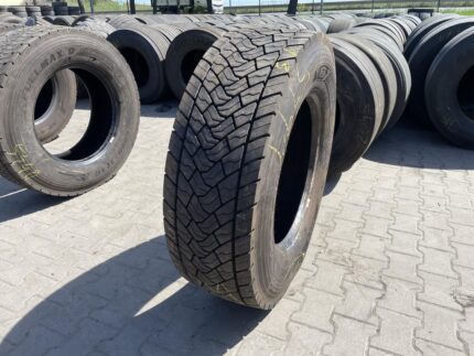  Opona używana ciężarowa napędowa 315/70R22.5 GOODYEAR KMAX D GEN-2 / 17mm
