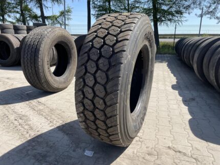  Opona używana ciężarowa naczepowa budowlana 385/65R22.5 BIEŻNIKOWANA TYP BRIDGESTONE M-TRAILER 001 / 100% Bieżnika