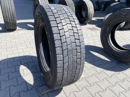  Opona ciężarowa używana napędowa 315/70R22.5 PIRELLI TR:01 TRIATHLON / 10-14mm