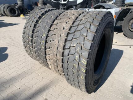  Opony używane ciężarowe napędowe budowlane 315/80R22.5 PIRELLI TG:01 / 12-18mm
