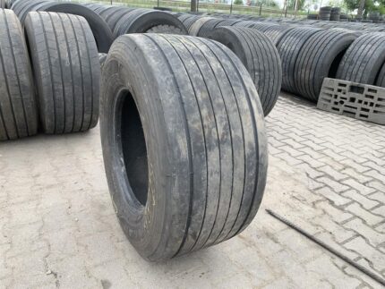  Opona używana ciężarowa naczepowa mega 435/50R19.5 GOODYEAR FUELMAX T / 5-6mm