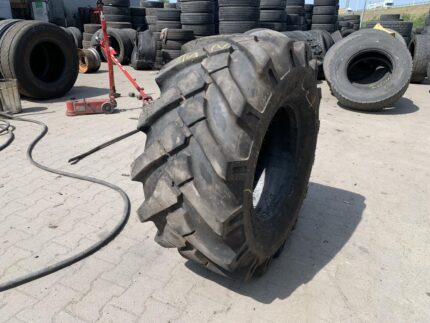  Opona używana przemysłowa do maszyn budowlanych 18-19.5 BKT MP567 / 80% bieżnika