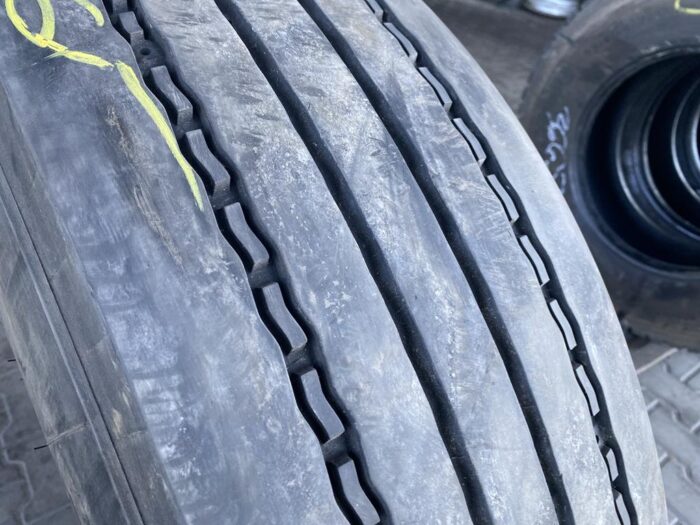 Opona ciężarowa używana prowadząca 295/80R22.5 MICHELIN X COACH Z / 8mm