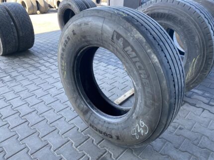 Opona ciężarowa używana prowadząca 295/80R22.5 MICHELIN X COACH Z / 8mm