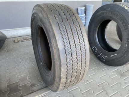  Opona ciężarowa używana prowadząca 385/65R22.5 SEMPERIT WINTER F2 / 8-9mm
