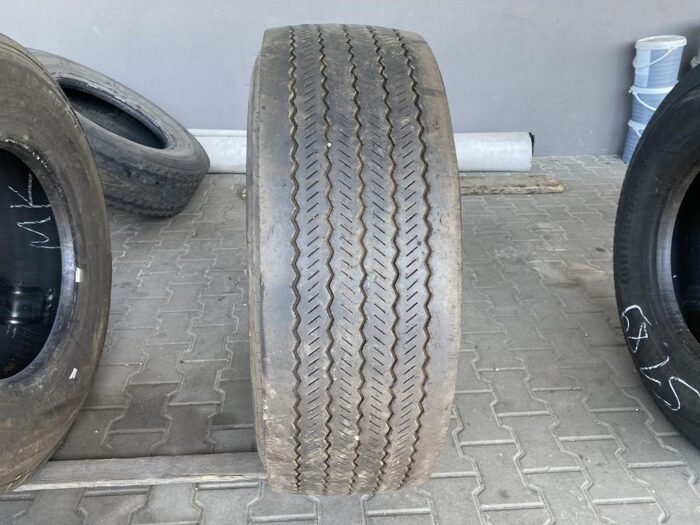 Opona ciężarowa używana prowadząca 385/65R22.5 SEMPERIT WINTER F2 / 8-9mm