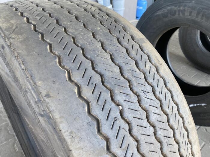 Opona ciężarowa używana prowadząca 385/65R22.5 SEMPERIT WINTER F2 / 8-9mm