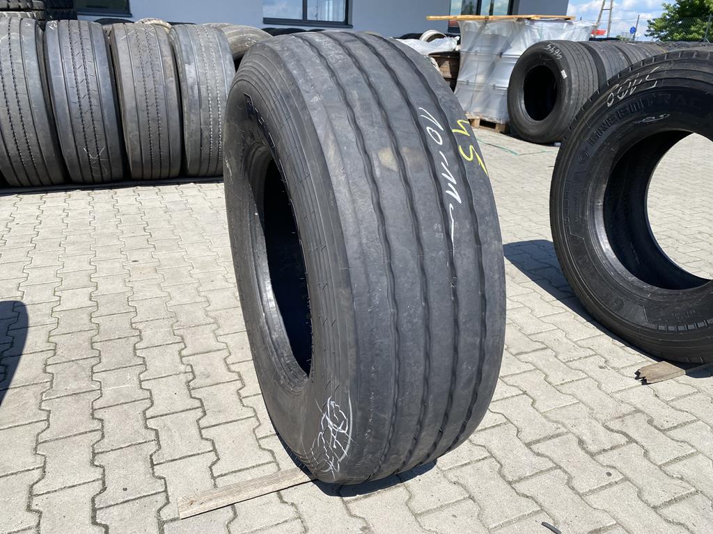Opona ciężarowa używana naczepowa 385/65R22.5 PHAROS TRAILER / 10-11mm Opona ciężarowa używana naczepowa 385/65R22.5 PHAROS TRAILER / 10-11mm