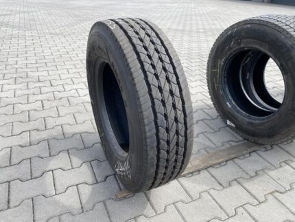  Opona ciężarowa używana prowadząca 225/75R17.5 GOODYEAR KMAX S / 12-13mm