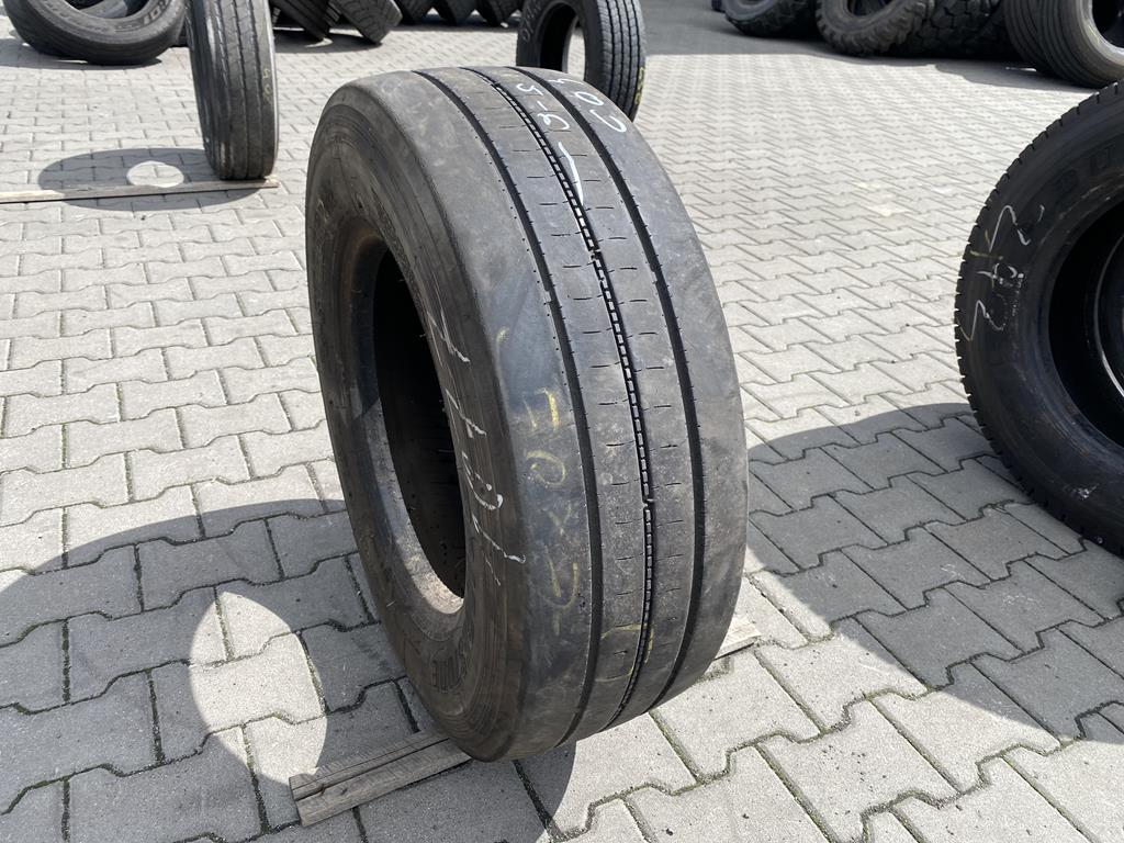 Opona ciężarowa używana prowadząca 245/70R17.5 BRIDGESTONE R-STEER 002 / 5-6mm Opona ciężarowa używana prowadząca 245/70R17.5 BRIDGESTONE R-STEER 002 / 5-6mm