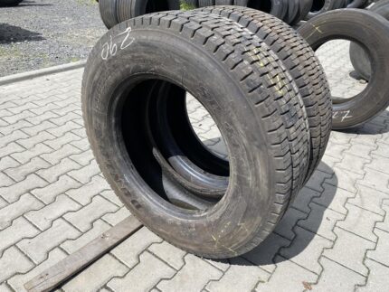 Opony ciężarowe używane napędowe 245/70R19.5 DUNLOP SP444 / 12-13mm