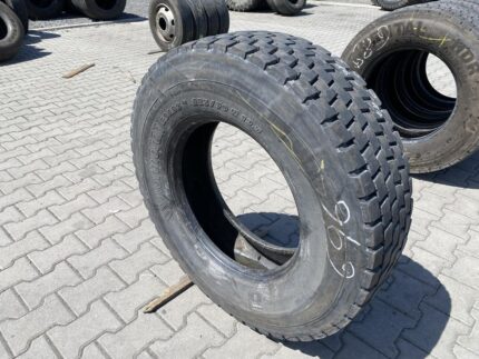 Opona ciężarowa używana napędowa 285/70R19.5 BIEŻNIKOWANA TYP MICHELIN XDE2 / 16-17mm