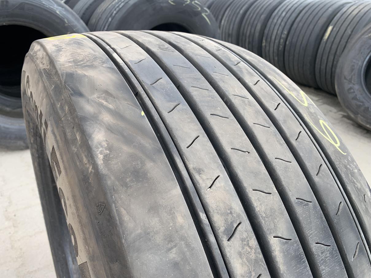 Opona używana ciężarowa przednia mega 355/50R22.5 CONTINENTAL CONTI ECOPLUS HS3 / 8-9mm Opona używana ciężarowa przednia mega 355/50R22.5 CONTINENTAL CONTI ECOPLUS HS3 / 8-9mm
