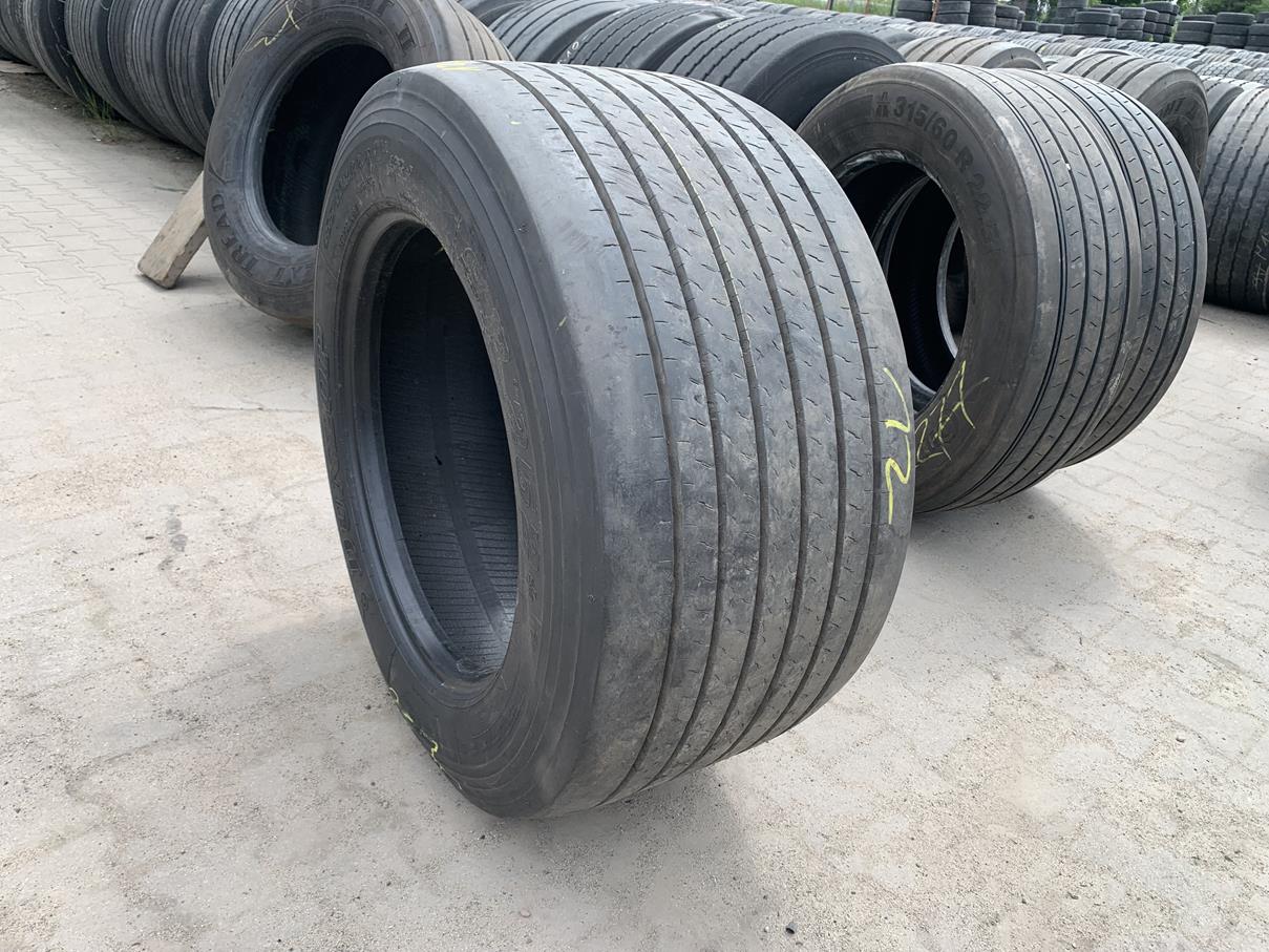 Opona używana ciężarowa do naczepy 455/40R22.5 DUNLOP SP252+ / 12mm Opona używana ciężarowa do naczepy 455/40R22.5 DUNLOP SP252+ / 12mm