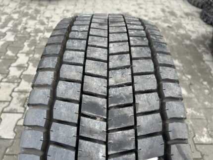Opona ciężarowa używana napędowa 295/60R22.5 DUNLOP SP452 / 17-18mm
