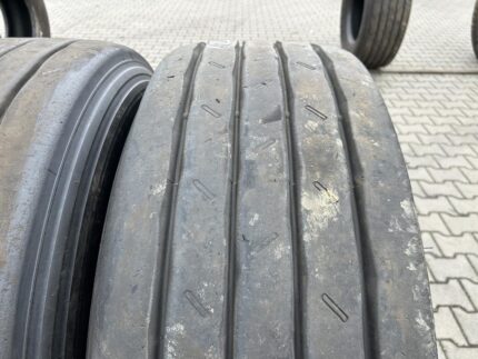 Opony ciężarowe używane naczepowe 385/65R22.5 PIRELLI R02 PRO TRAILER / 10-12mm