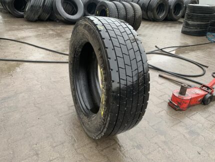  Opona używana ciężarowa napędowa mega 295/60R22.5 CONTINENTAL CONTI HYBRID HD3 / 8-9mm