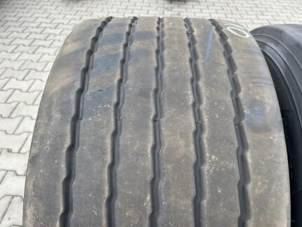 Opony ciężarowe używane naczepowe 435/50R19.5 HANKOOK SMART FLEX TH31 / 8-10mm