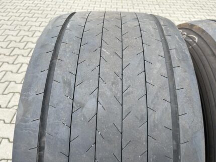 Opony ciężarowe używane naczepowe 435/50R19.5 GOODYEAR FUELMAX T / 9-10mm
