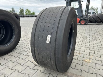  Opona ciężarowa używana naczepowa 435/50R19.5 GOODYEAR FUELMAX T / 9-10mm