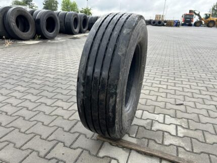  Opona ciężarowa używana naczepowa 285/70R19.5 MICHELIN XTA2 ENERGY / 11mm