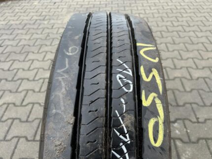 Opona ciężarowa używana naczepowa 245/70R19.5 DUNLOP SP246 / 10-11mm