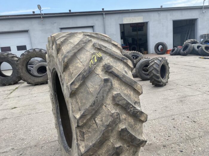 Opona używana 650/75r38 Trelleborg TM800 / 60% bieżnika