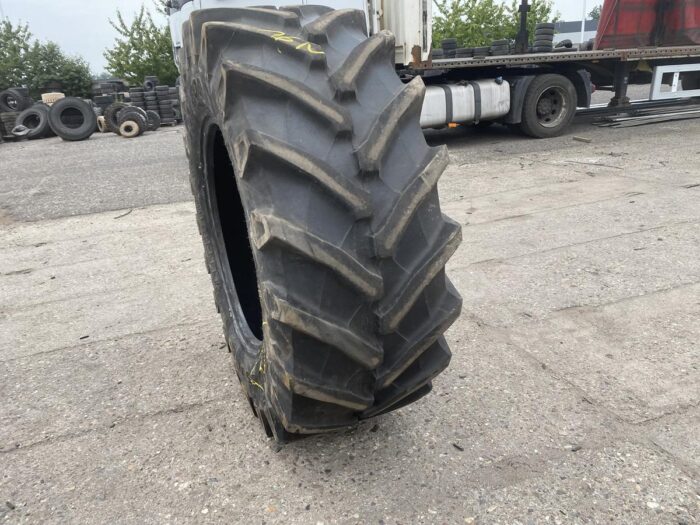 Opona używana 540/65r30 Trelleborg TM800 Radial / 80% bieżnika