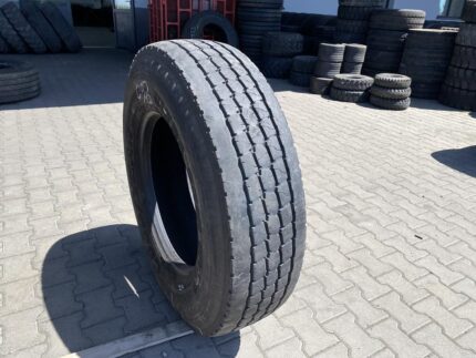  Opona ciężarowa używana prowadząca 295/80R22.5 GOODYEAR ULTRA GRIP WTS / 10-11mm
