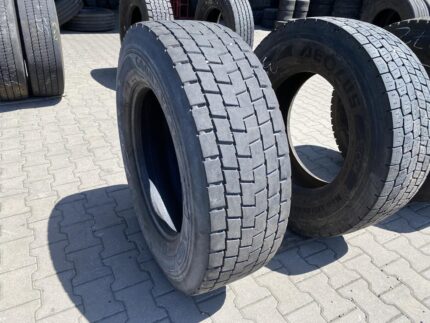  Opona ciężarowa używana napędowa 315/70R22.5 BIEŻNIKOWANA TYP MICHELIN XDE2 / 8-9mm
