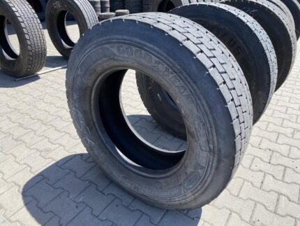Opona ciężarowa używana napędowa 315/70R22.5 BIEŻNIKOWANA TYP MICHELIN XDE2 / 8-9mm