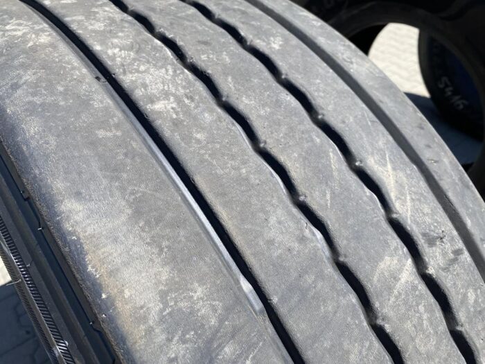 Opona ciężarowa używana naczepowa 385/65R22.5 UNIROYAL TH40 / 9mm