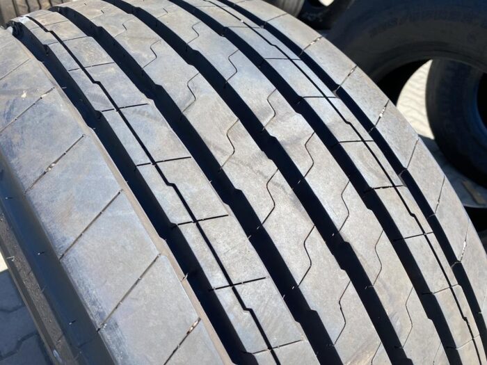 Opona ciężarowa używana naczepowa 385/55R22.5 GOODYEAR KMAX T GEN-2 / 100% Bieżnika