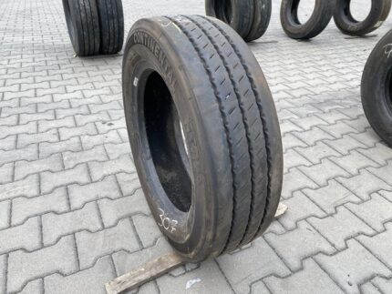  Opona ciężarowa używana naczepowa 205/65R17.5 CONTINENTAL HTR2+ / 8-9mm