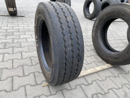  Opona ciężarowa używana naczepowa 205/65R17.5 PIRELLI ST:01 / 10mm