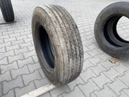  Opona ciężarowa używana naczepowa 215/75R17.5 UNIROYAL MONOPOLY TH110 / 9-10mm